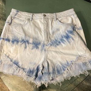 Never Worn American Eagle High Waisted Mom Shorts Size 12
